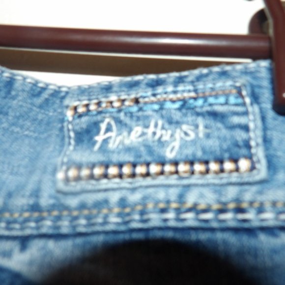 Amethyst Low Rise Distressed Straight Leg Crop Jeans Sz 3 - Picture 9 of 10